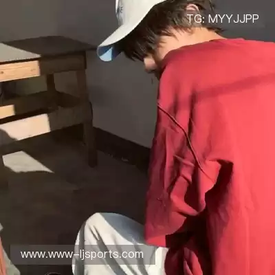 雷波骁